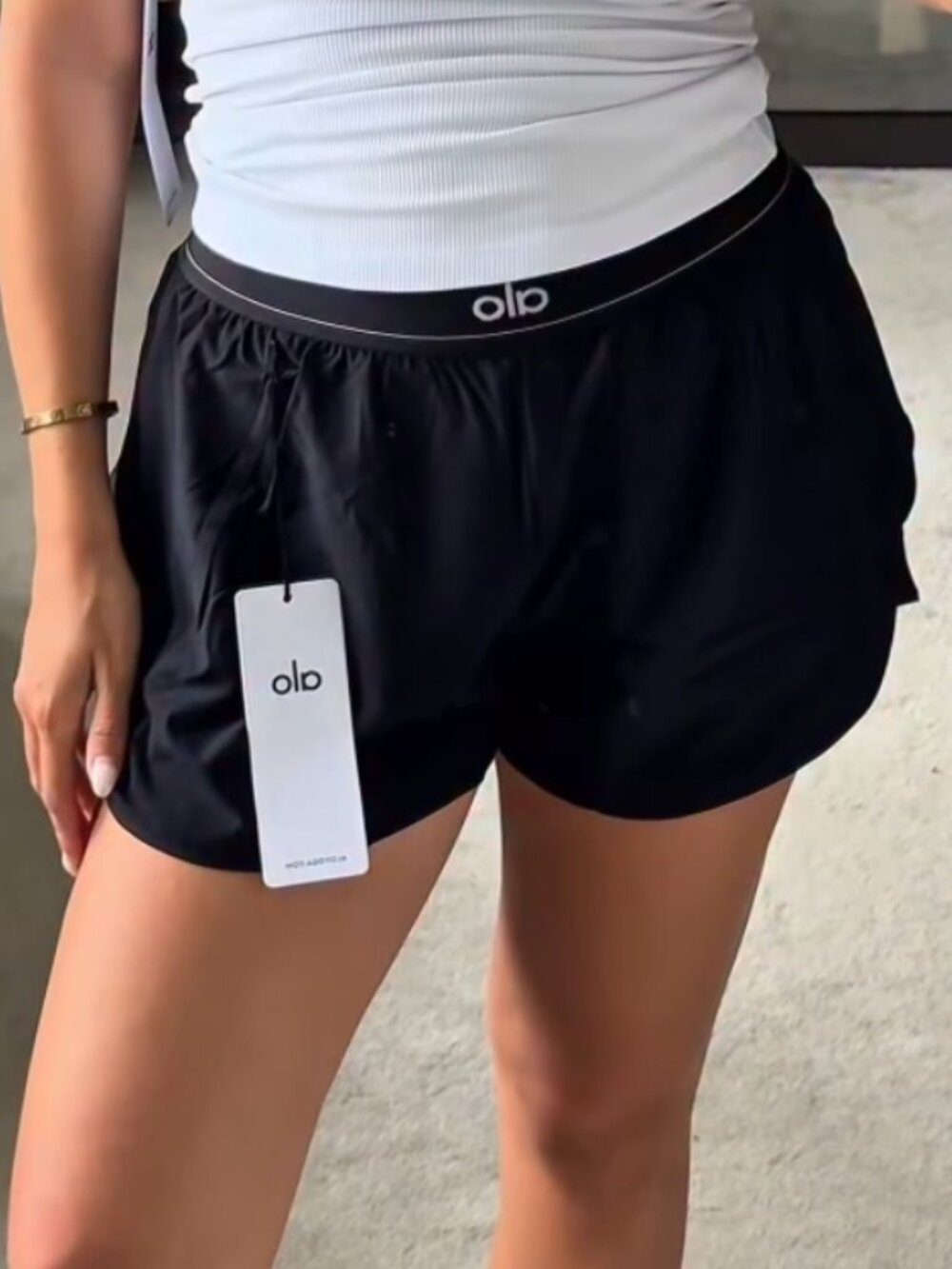 Black Alo Match Point Series Athletic Shorts Versatile Tennis-Inspired Style